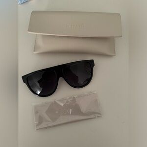 Brand new Banbé sunglasses with case